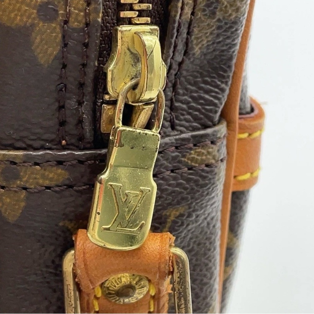 Louis Vuitton Danube PM Monogram Crossbody / Model M45266 | Made in France - Picture 10 of 15